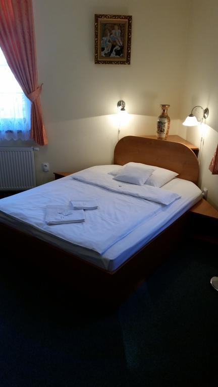 Penzion Zlaty Jelen Kosice Bagian luar foto