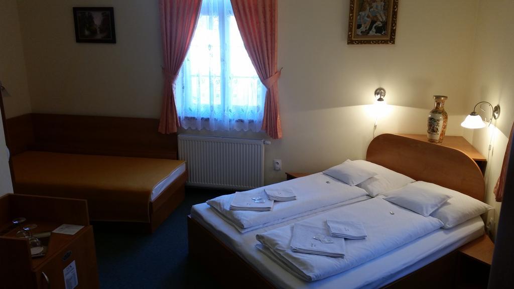 Penzion Zlaty Jelen Kosice Bagian luar foto