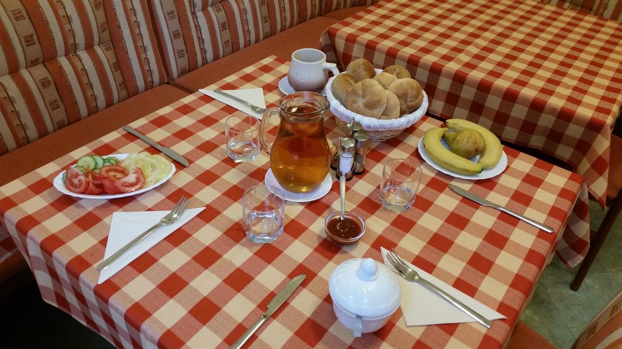 Penzion Zlaty Jelen Kosice Bagian luar foto