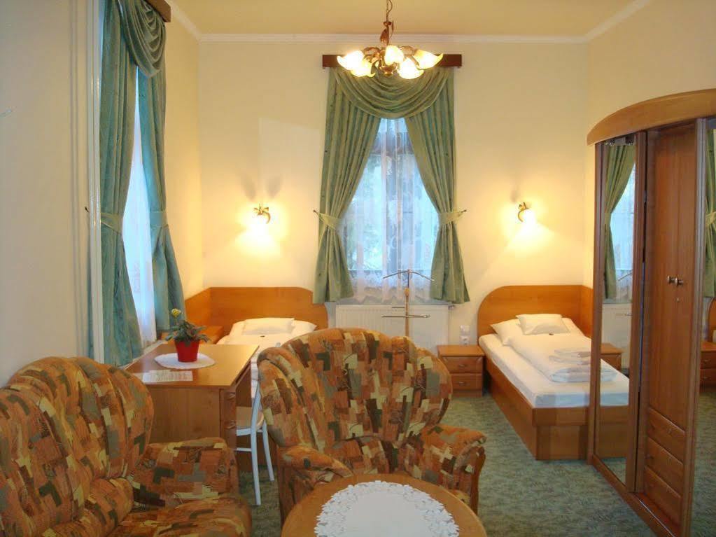 Penzion Zlaty Jelen Kosice Bagian luar foto